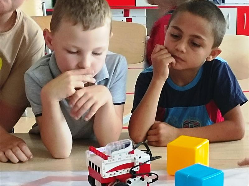 Занятие для детей «В гостях у роботов» с использованием ресурсов инфраструктуры нацпроекта «Образование».